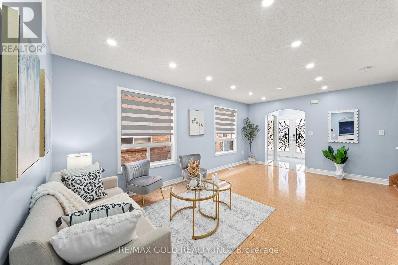 95 Herdwick Street, Brampton, Ontario  L6S 6L7 - Photo 13 - W12975472