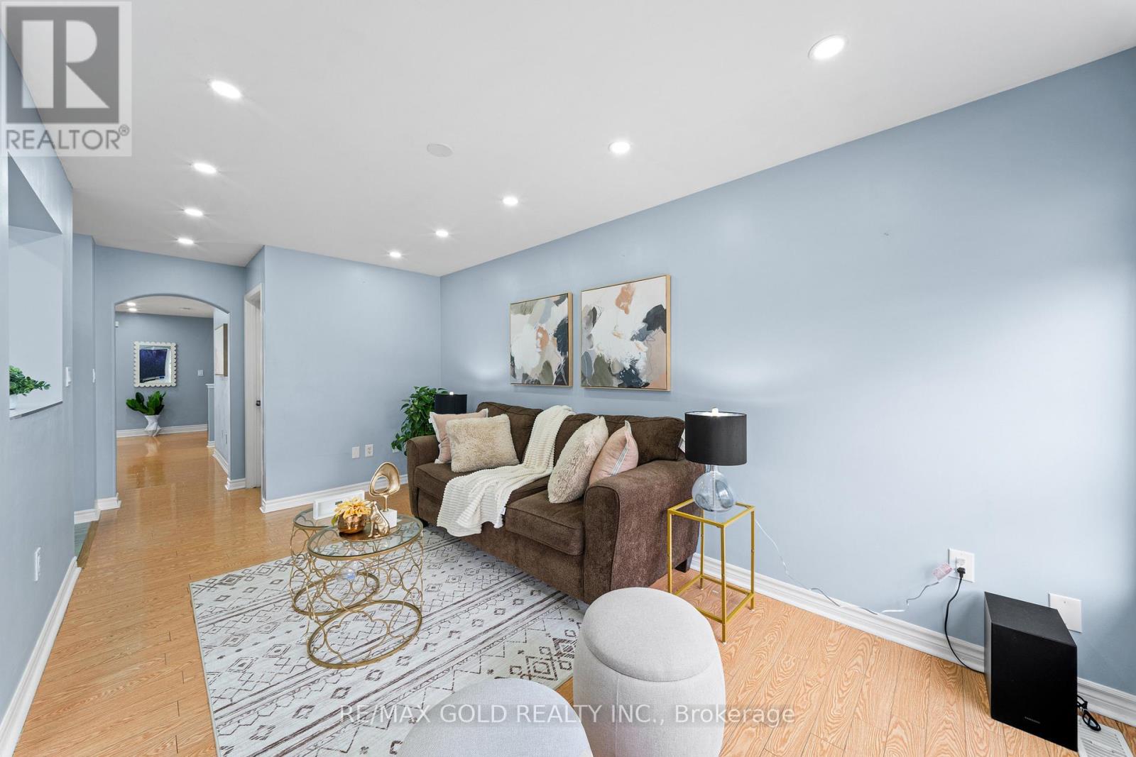 95 Herdwick Street, Brampton, Ontario  L6S 6L7 - Photo 16 - W12975472