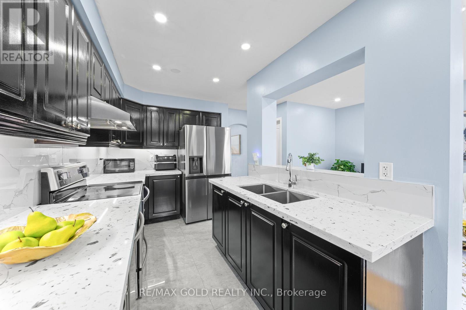 95 Herdwick Street, Brampton, Ontario  L6S 6L7 - Photo 21 - W12975472