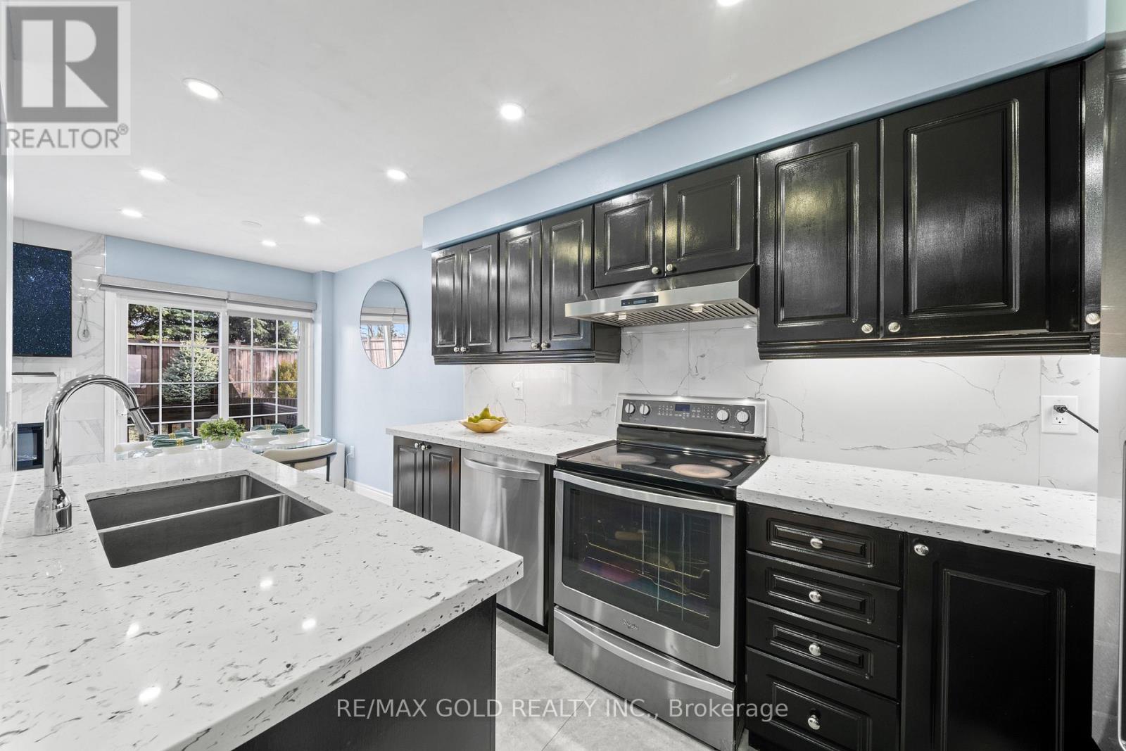 95 Herdwick Street, Brampton, Ontario  L6S 6L7 - Photo 22 - W12975472