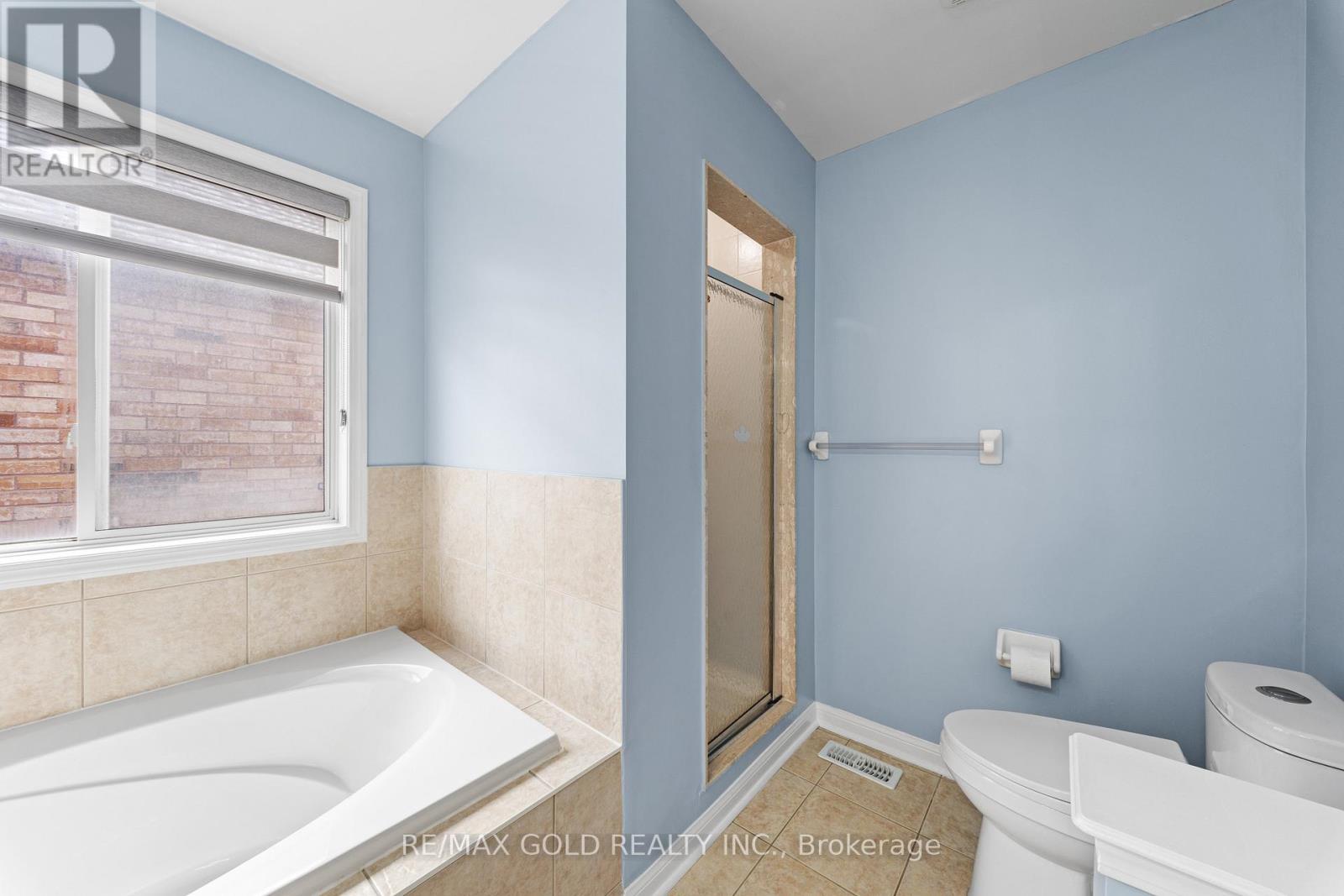 95 Herdwick Street, Brampton, Ontario  L6S 6L7 - Photo 32 - W12975472