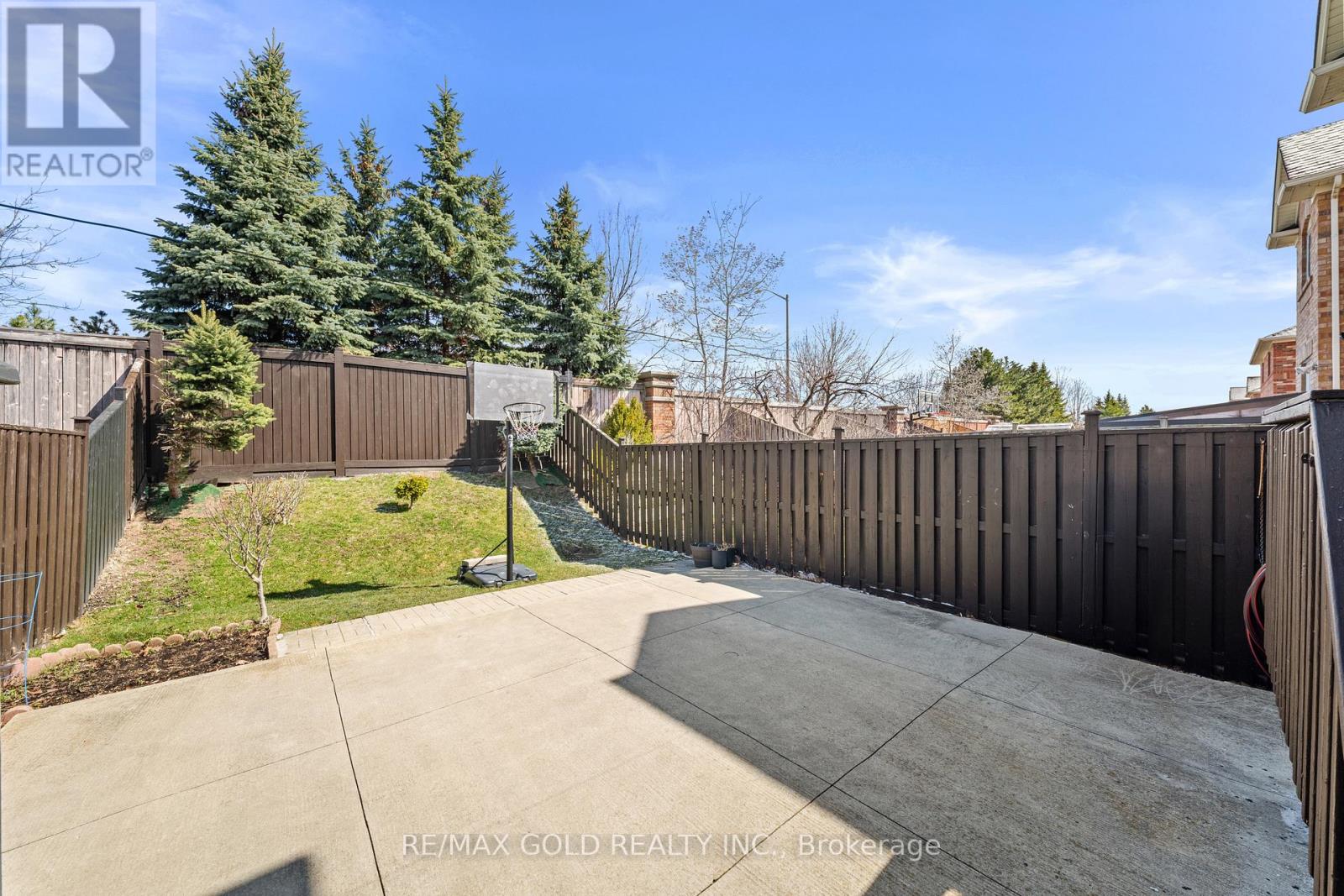 95 Herdwick Street, Brampton, Ontario  L6S 6L7 - Photo 45 - W12975472