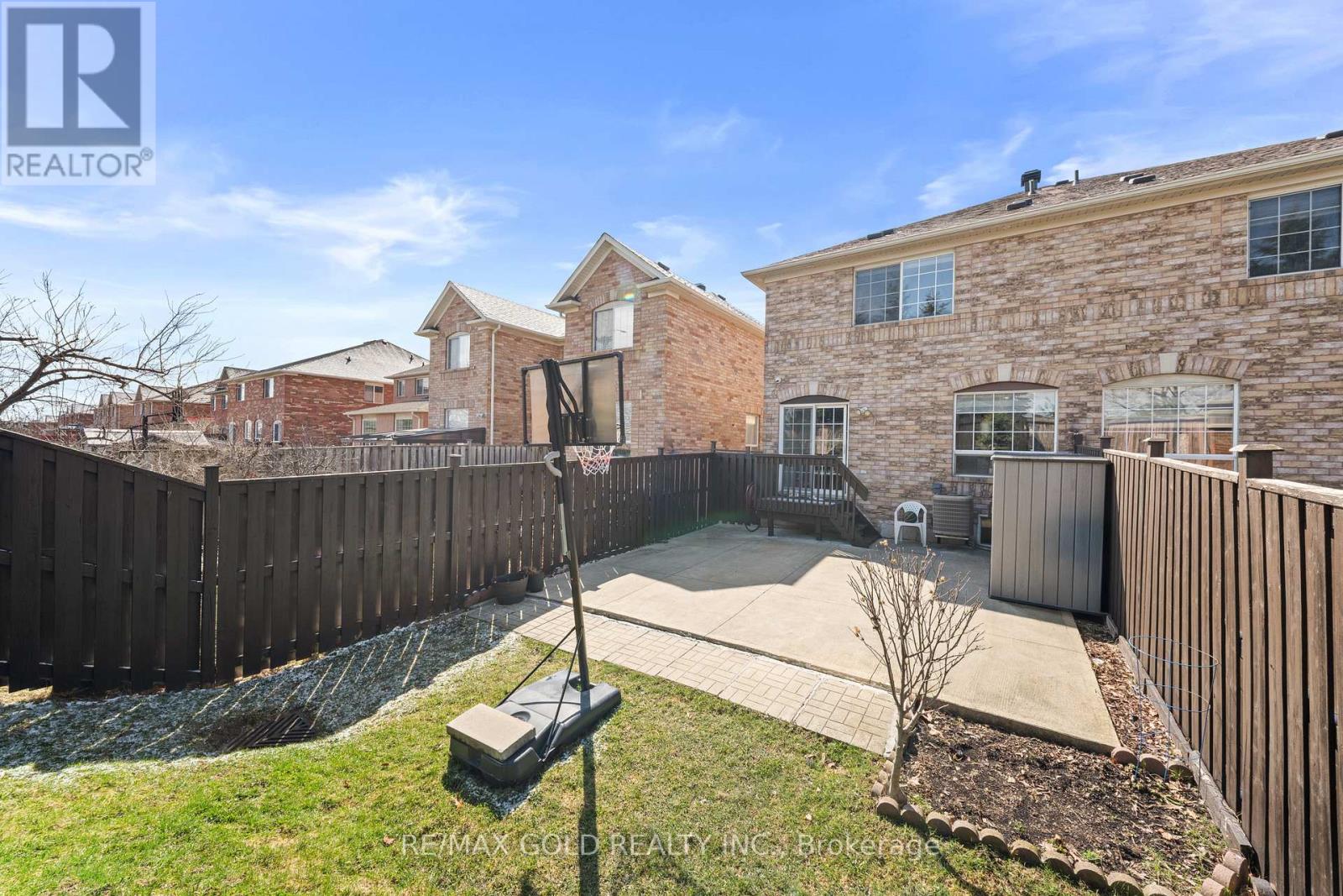 95 Herdwick Street, Brampton, Ontario  L6S 6L7 - Photo 46 - W12975472