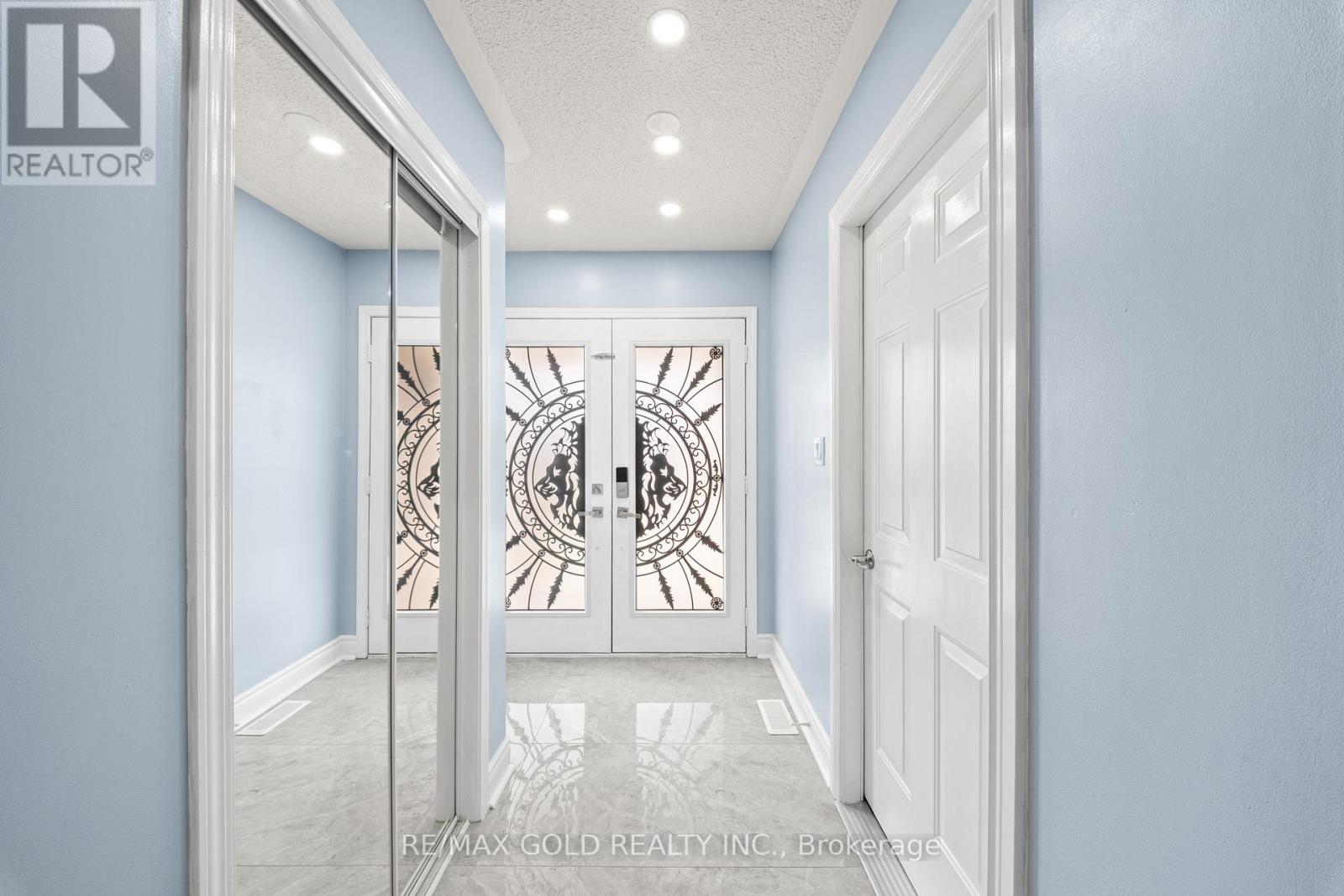 95 Herdwick Street, Brampton, Ontario  L6S 6L7 - Photo 7 - W12975472