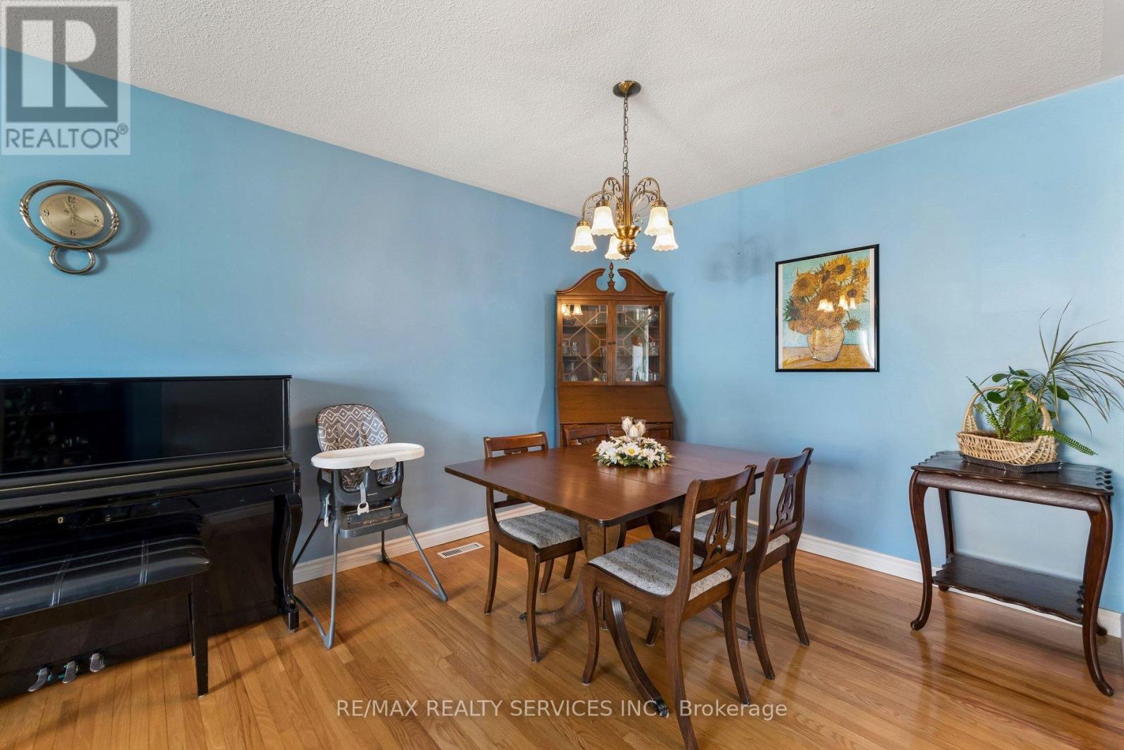 21 Willis Drive, Brampton, Ontario  L6W 1A8 - Photo 12 - W12975496