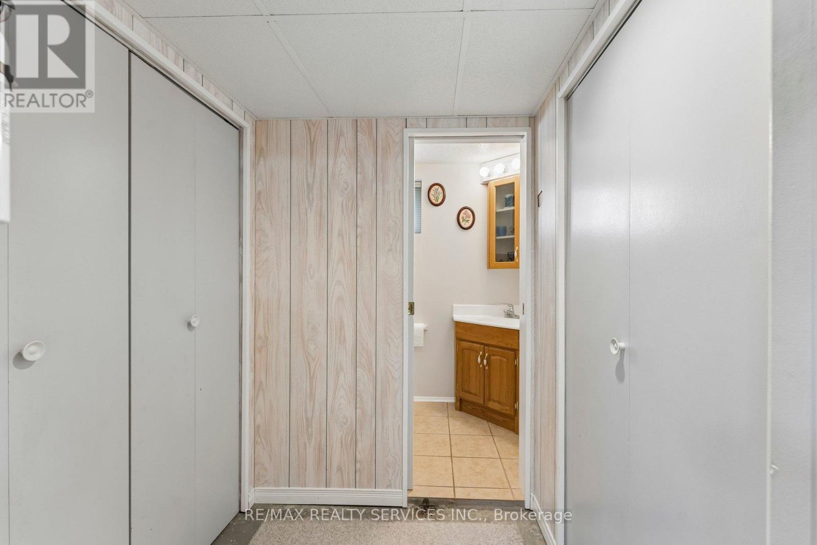 21 Willis Drive, Brampton, Ontario  L6W 1A8 - Photo 35 - W12975496