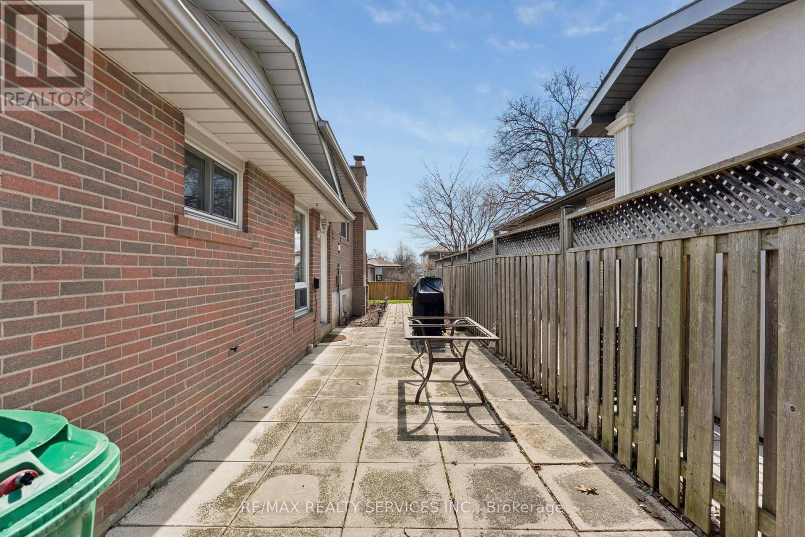 21 Willis Drive, Brampton, Ontario  L6W 1A8 - Photo 42 - W12975496