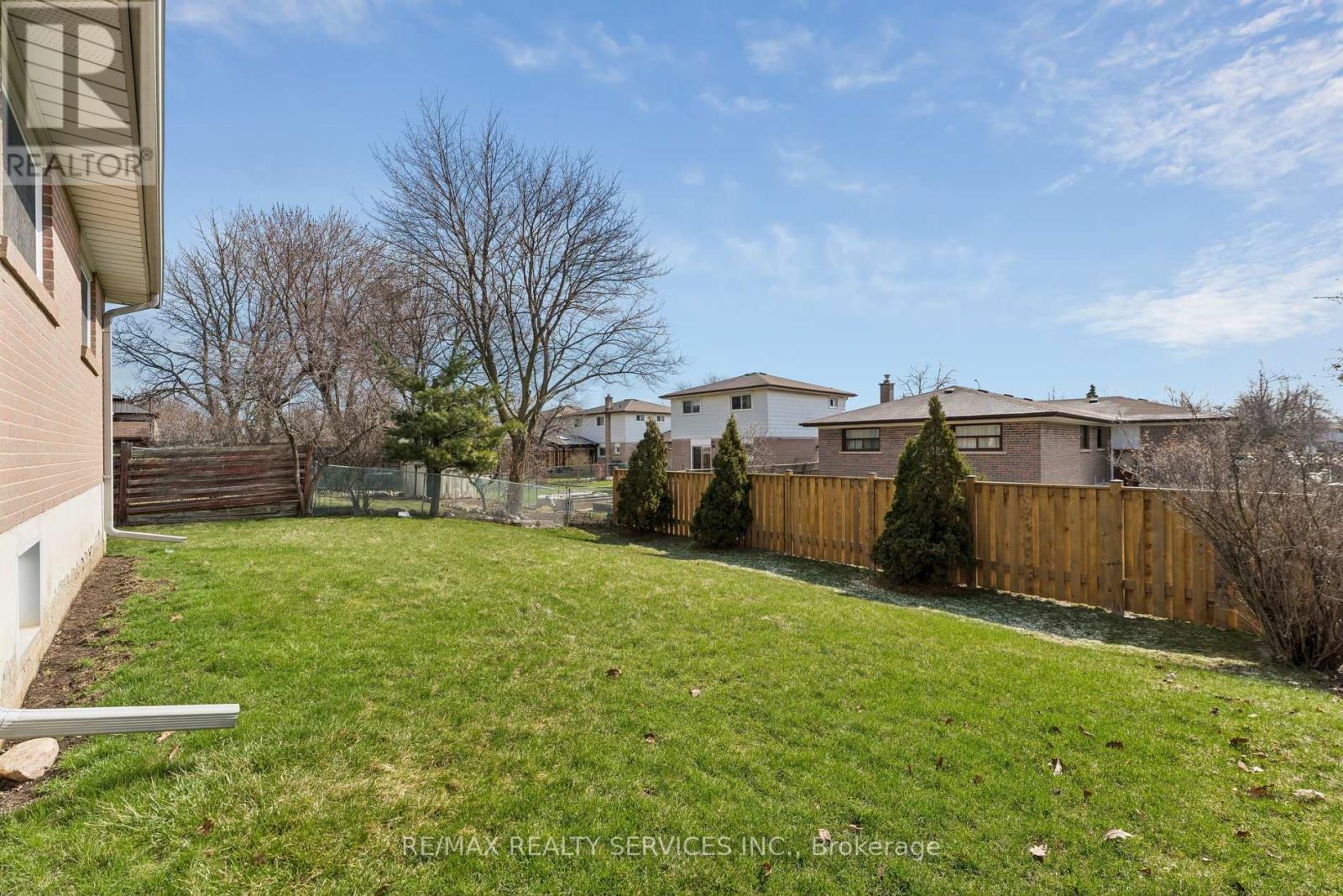21 Willis Drive, Brampton, Ontario  L6W 1A8 - Photo 44 - W12975496