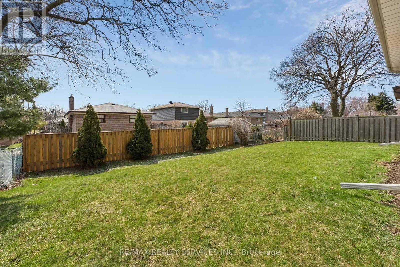 21 Willis Drive, Brampton, Ontario  L6W 1A8 - Photo 48 - W12975496