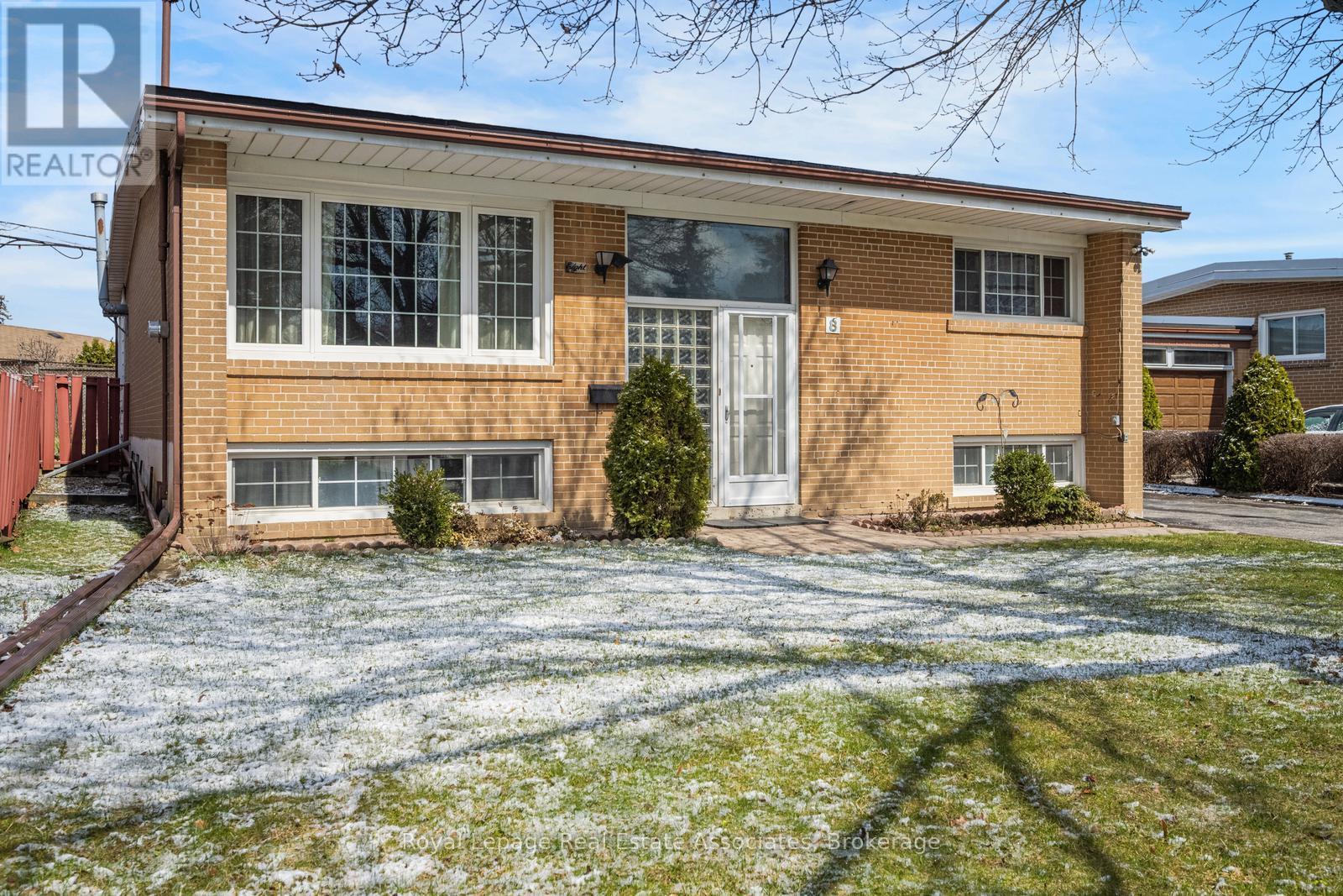 8 Caulfield Road, Toronto, Ontario  M9W 1W8 - Photo 3 - W12975512