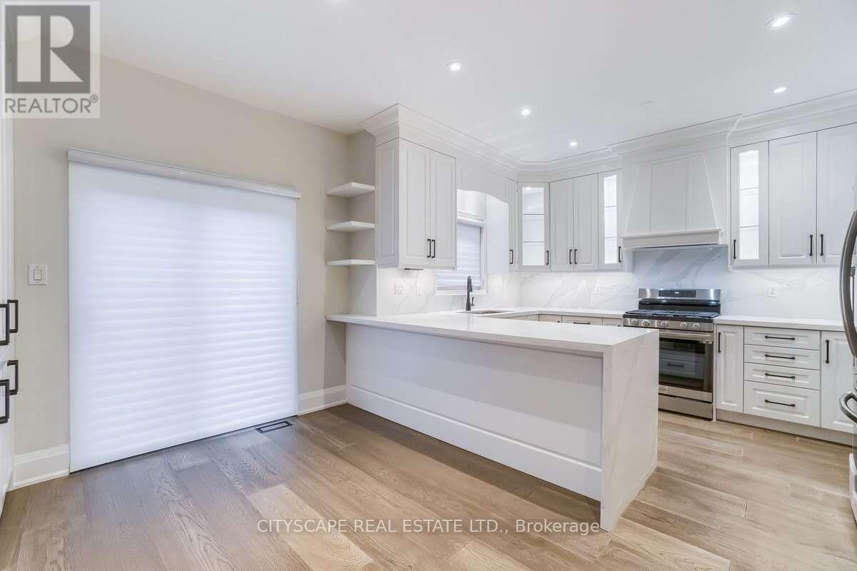 769 White Clover Way, Mississauga, Ontario  L5V 0C2 - Photo 12 - W12975522