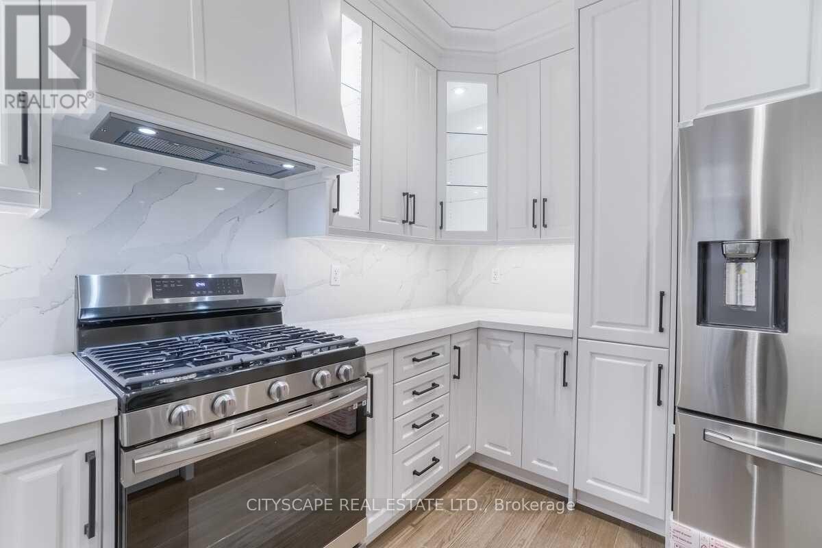 769 White Clover Way, Mississauga, Ontario  L5V 0C2 - Photo 14 - W12975522