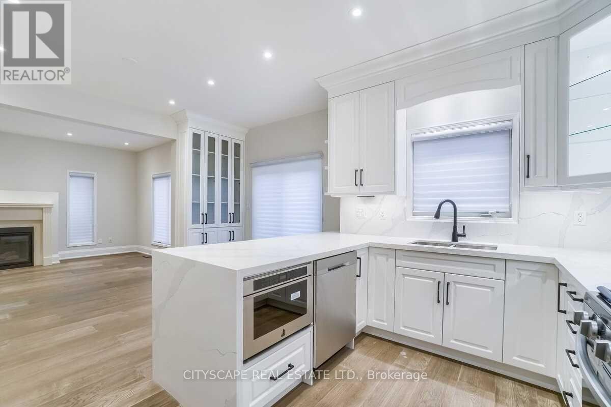 769 White Clover Way, Mississauga, Ontario  L5V 0C2 - Photo 16 - W12975522