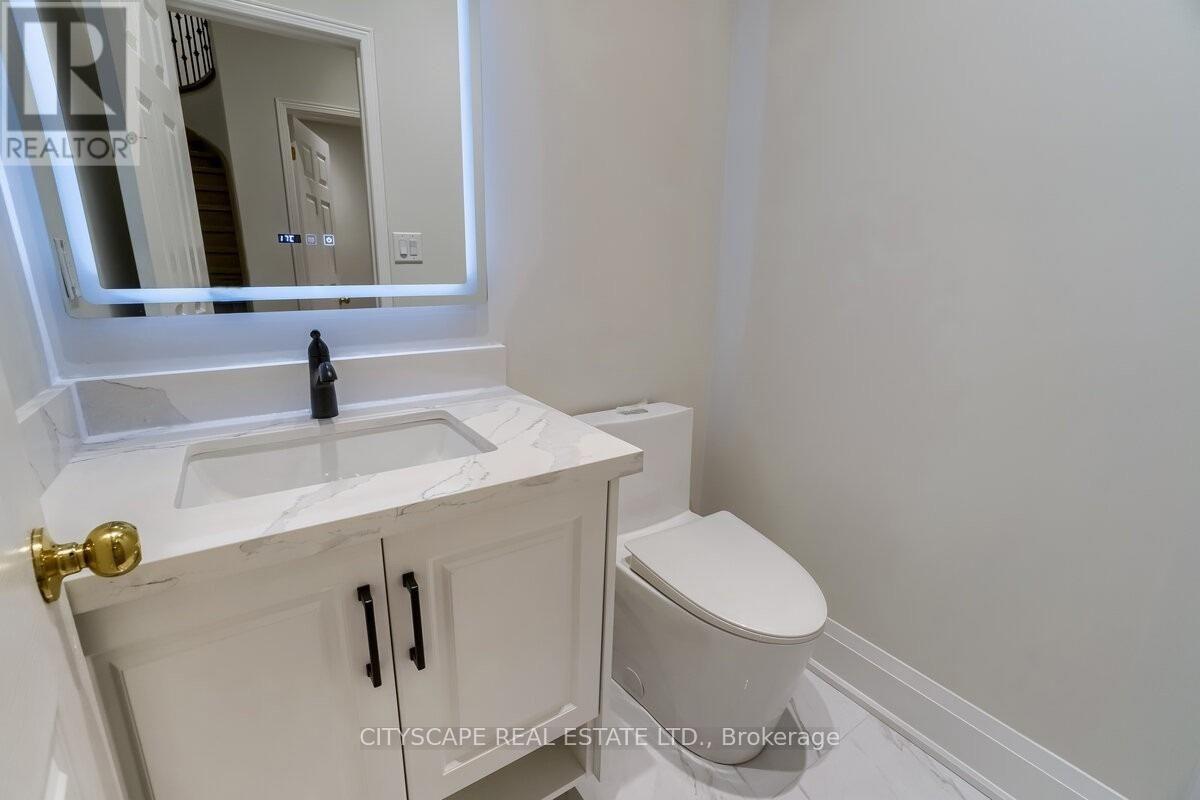 769 White Clover Way, Mississauga, Ontario  L5V 0C2 - Photo 20 - W12975522