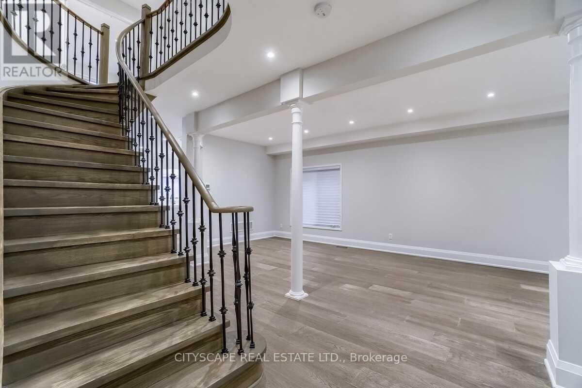 769 White Clover Way, Mississauga, Ontario  L5V 0C2 - Photo 22 - W12975522