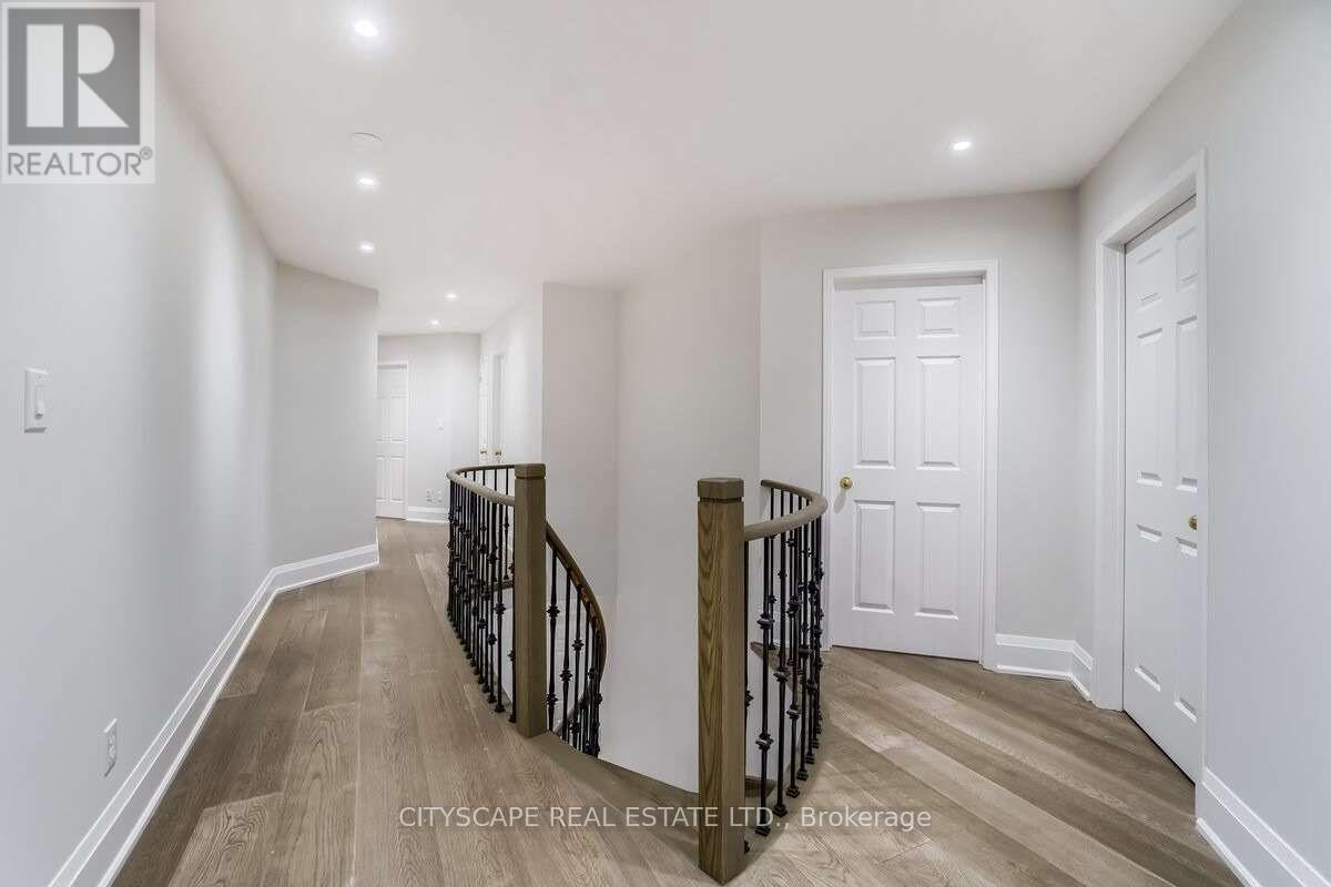 769 White Clover Way, Mississauga, Ontario  L5V 0C2 - Photo 23 - W12975522