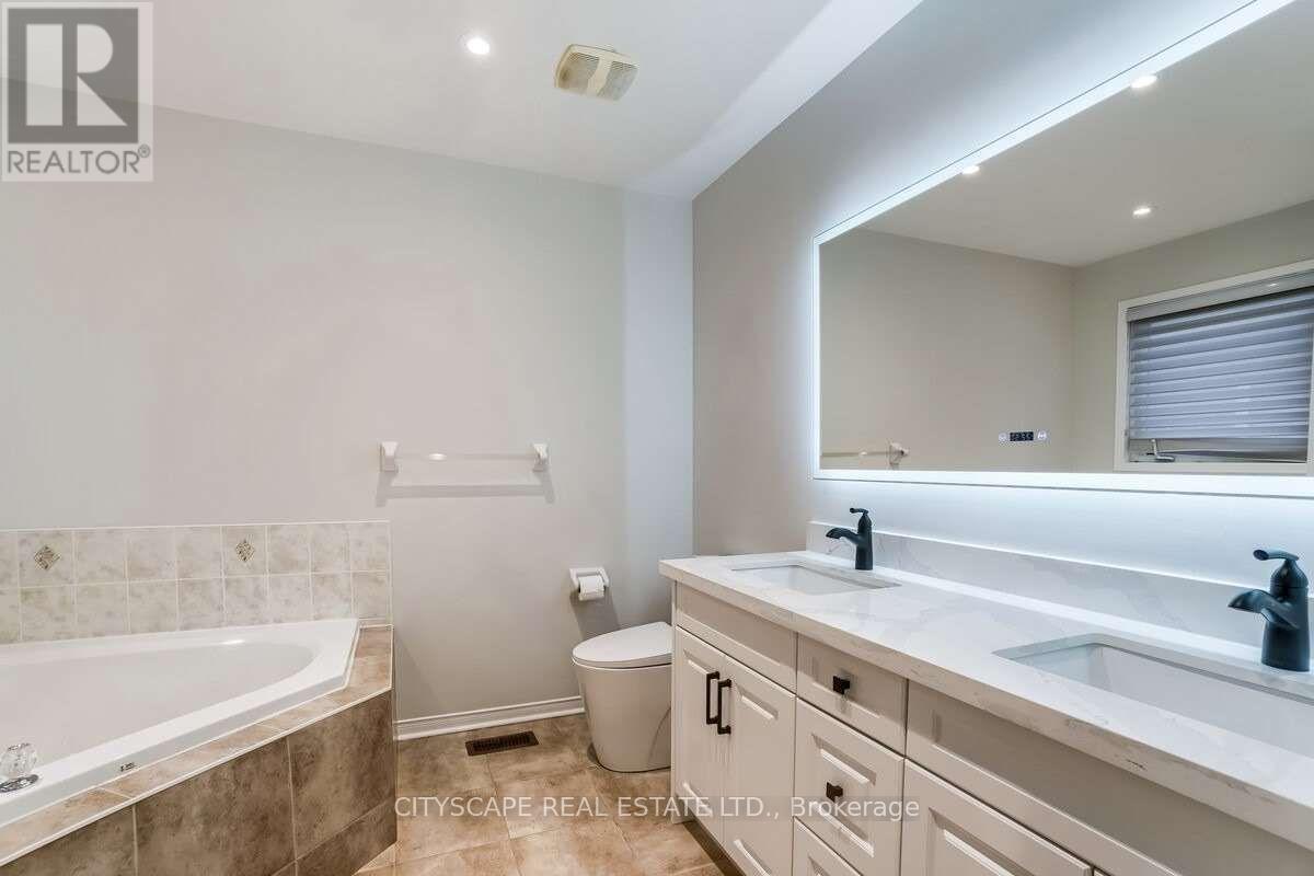 769 White Clover Way, Mississauga, Ontario  L5V 0C2 - Photo 25 - W12975522