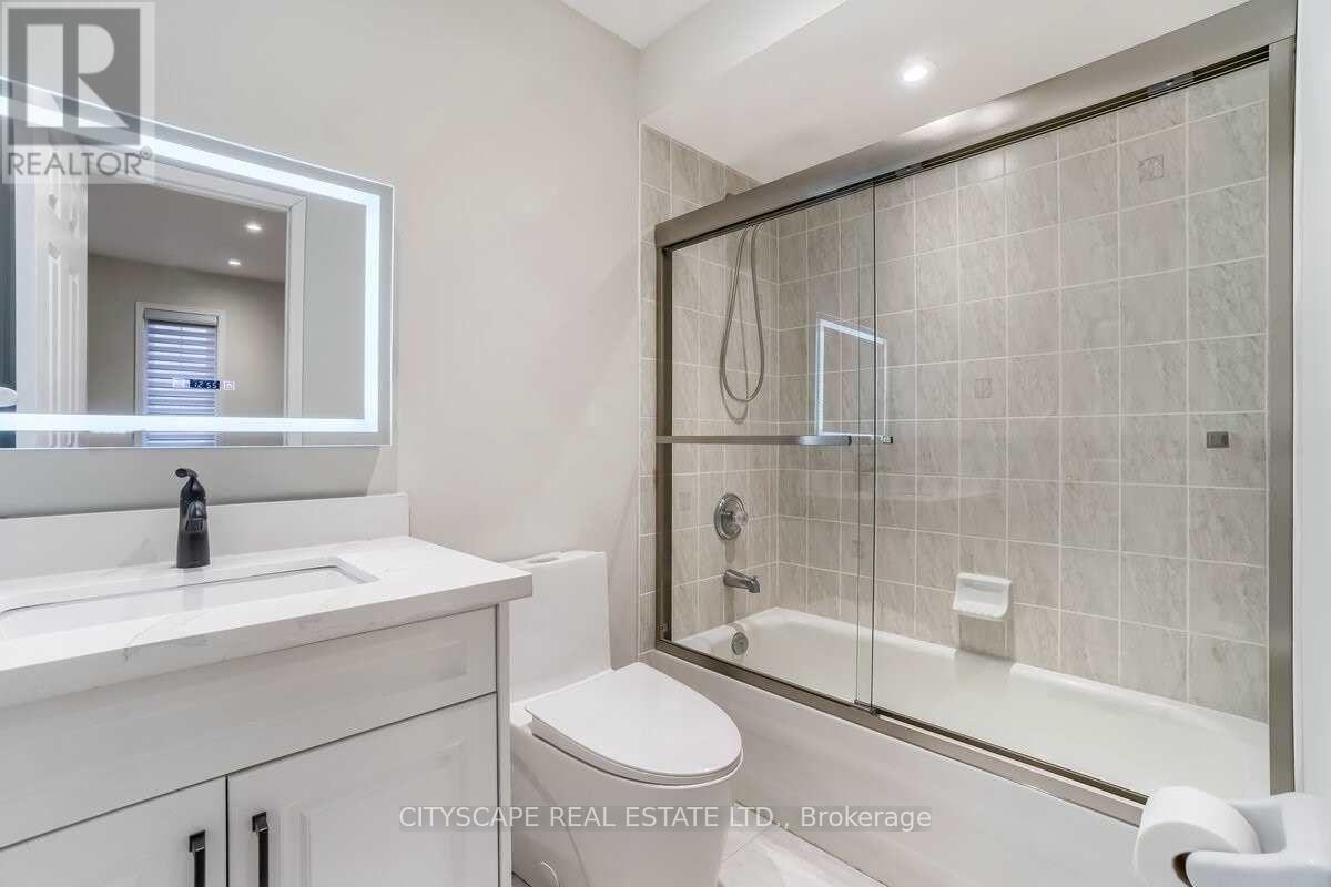 769 White Clover Way, Mississauga, Ontario  L5V 0C2 - Photo 30 - W12975522