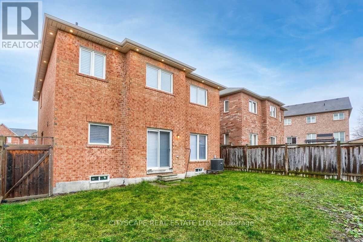 769 White Clover Way, Mississauga, Ontario  L5V 0C2 - Photo 37 - W12975522