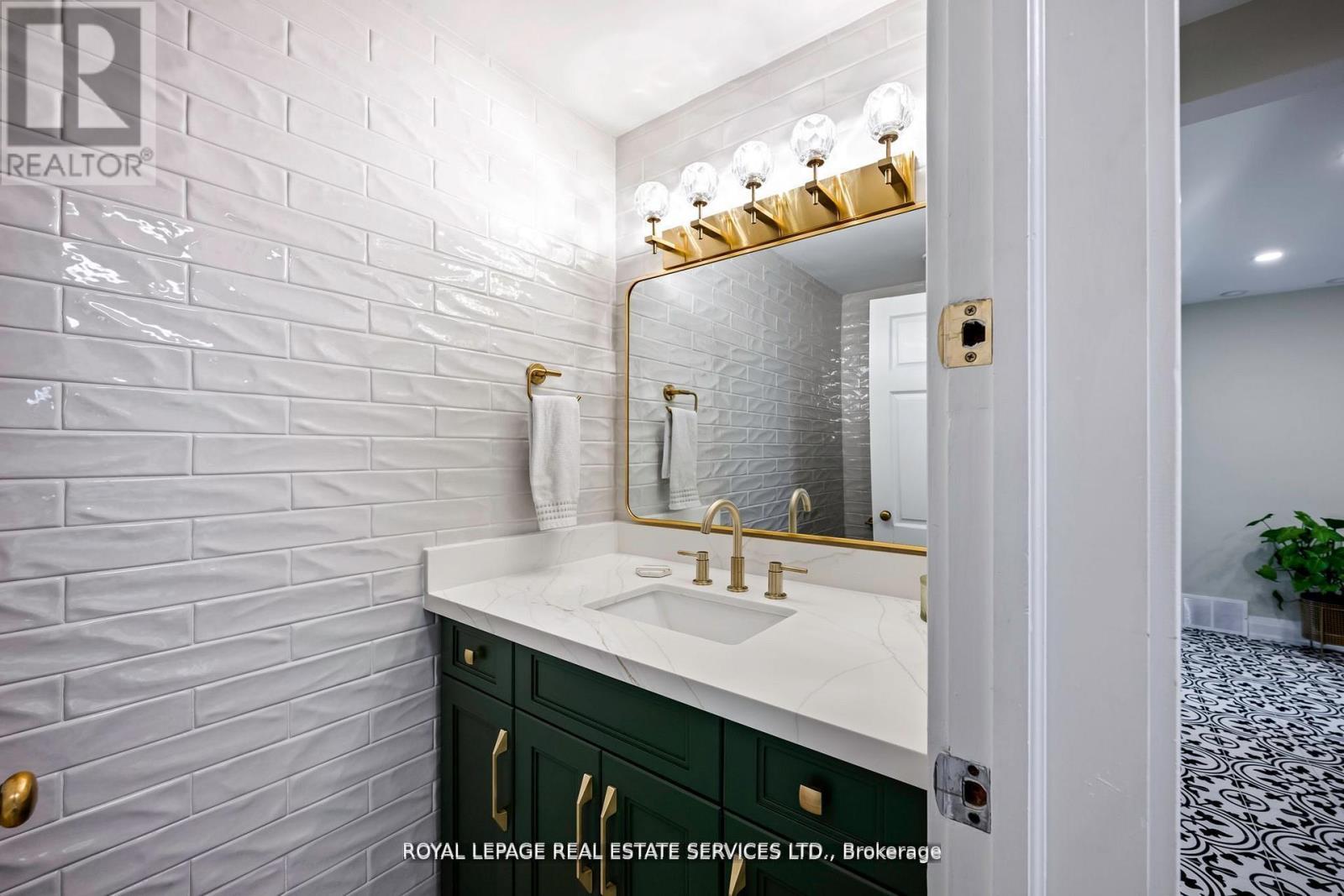 5 Pine Ridge Lane, Brampton, Ontario  L6W 1G6 - Photo 21 - W12975524