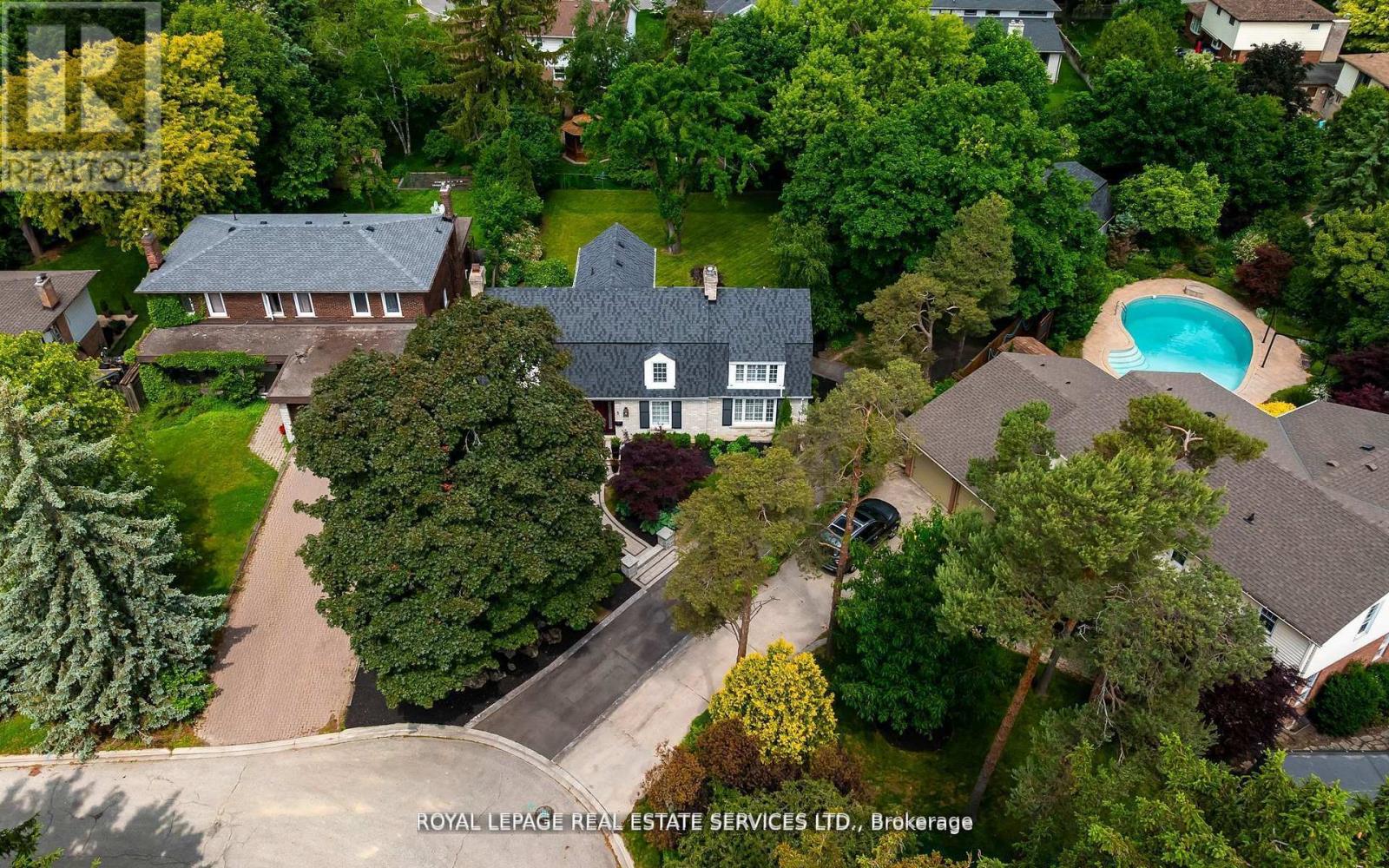 5 Pine Ridge Lane, Brampton, Ontario  L6W 1G6 - Photo 5 - W12975524