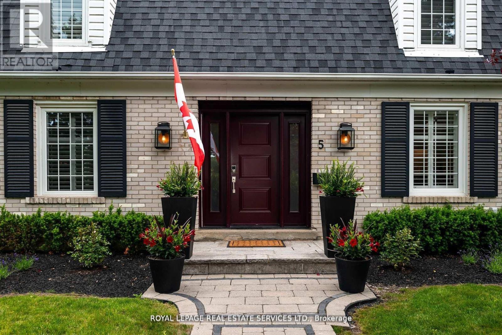 5 Pine Ridge Lane, Brampton, Ontario  L6W 1G6 - Photo 6 - W12975524