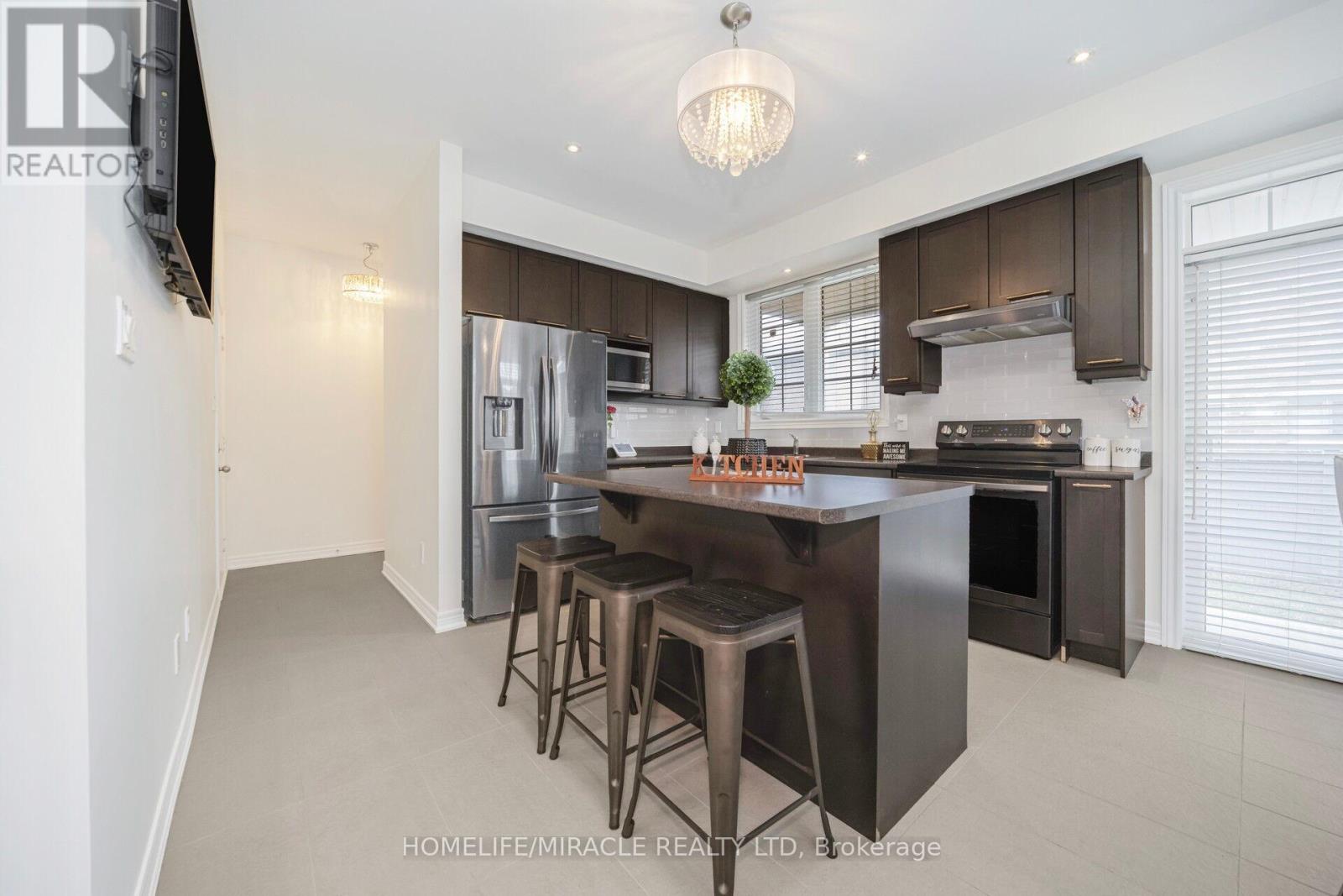 2 Aspen Hills Road, Brampton, Ontario  L6Y 6E3 - Photo 12 - W12975542