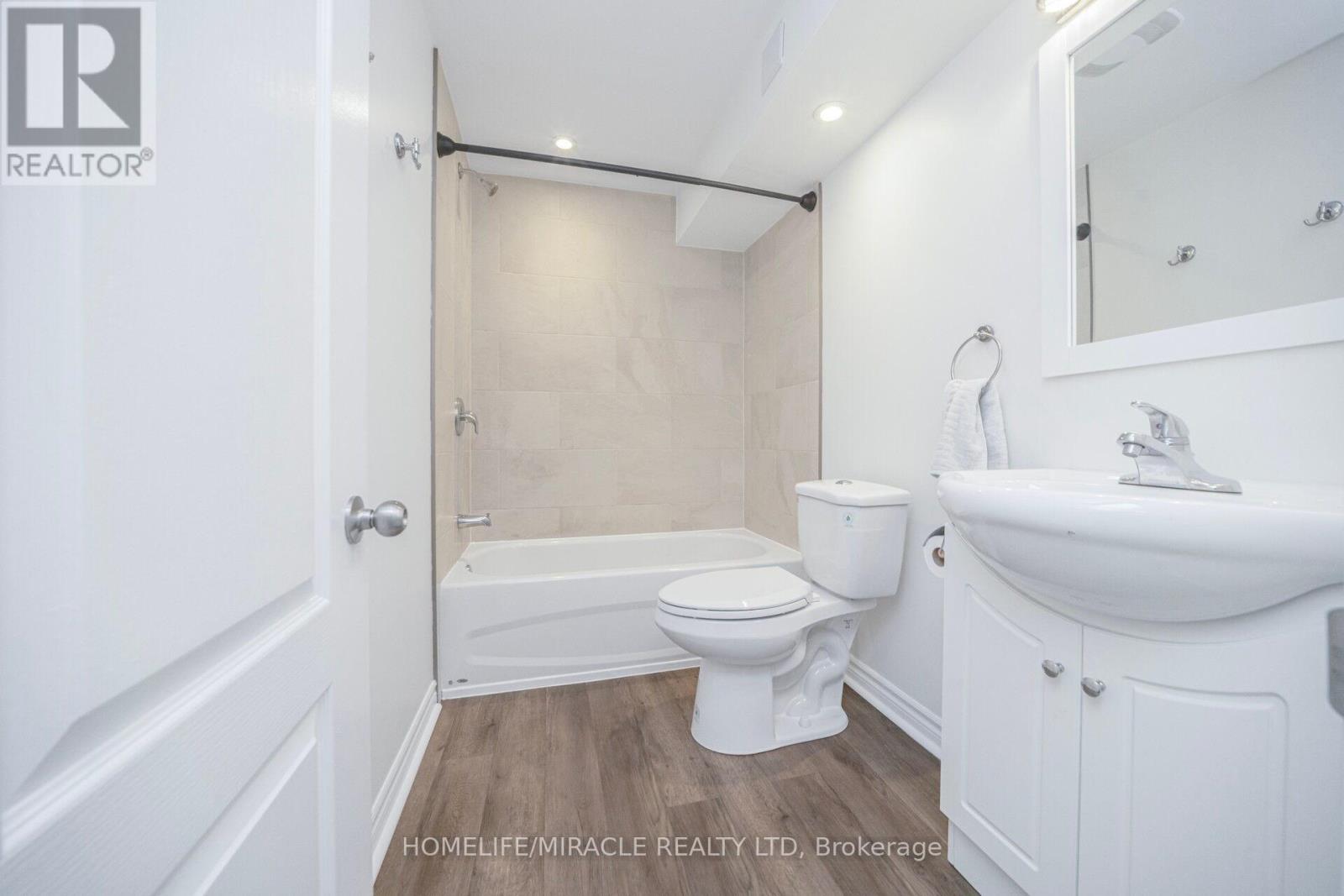 2 Aspen Hills Road, Brampton, Ontario  L6Y 6E3 - Photo 37 - W12975542