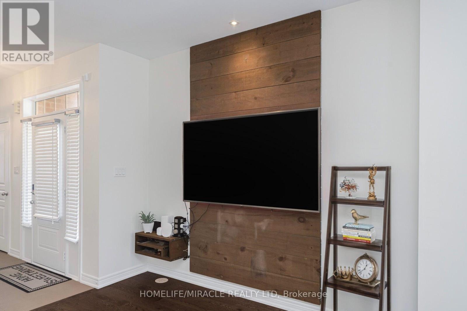 2 Aspen Hills Road, Brampton, Ontario  L6Y 6E3 - Photo 8 - W12975542