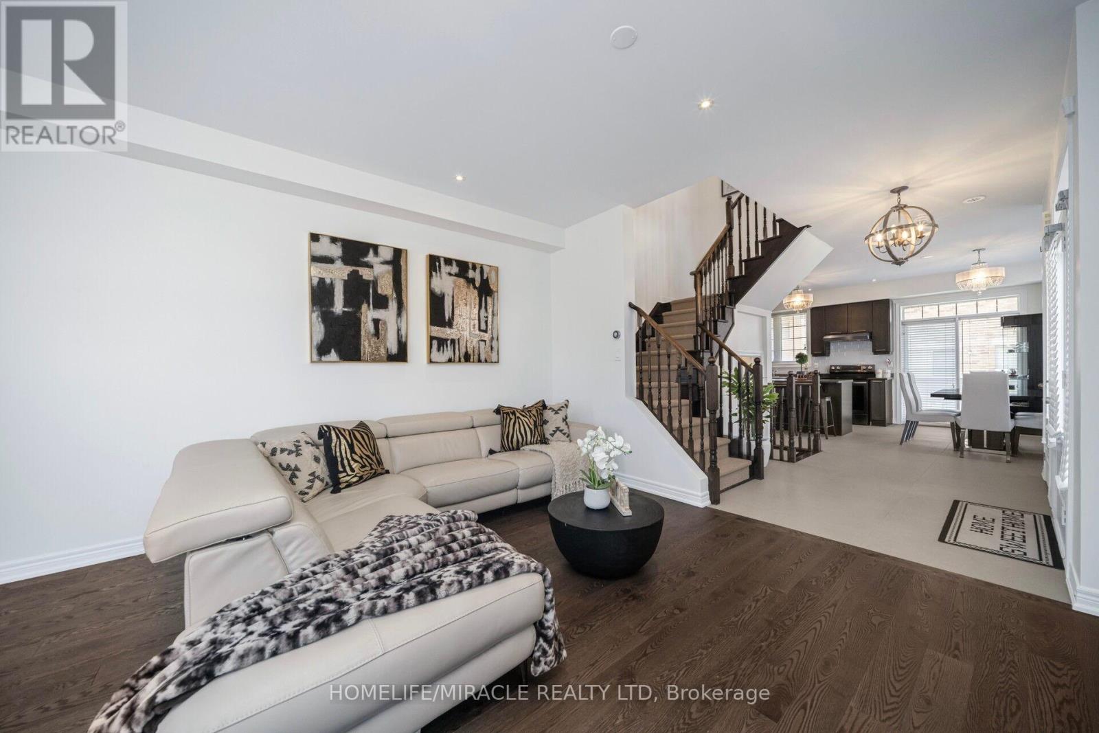 2 Aspen Hills Road, Brampton, Ontario  L6Y 6E3 - Photo 9 - W12975542