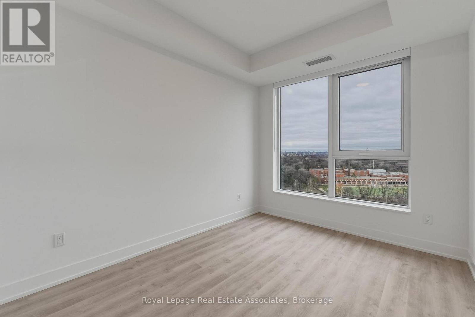 1501 - 60 Central Park Roadway, Toronto, Ontario  M9A 3K1 - Photo 12 - W12975554