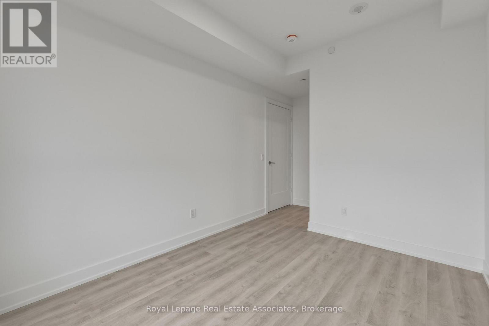 1501 - 60 Central Park Roadway, Toronto, Ontario  M9A 3K1 - Photo 13 - W12975554