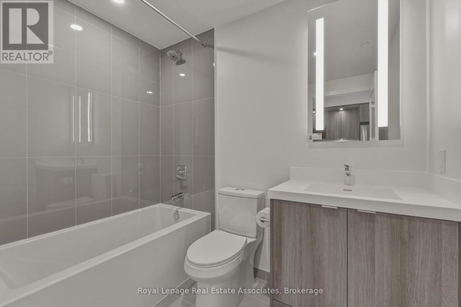 1501 - 60 Central Park Roadway, Toronto, Ontario  M9A 3K1 - Photo 15 - W12975554