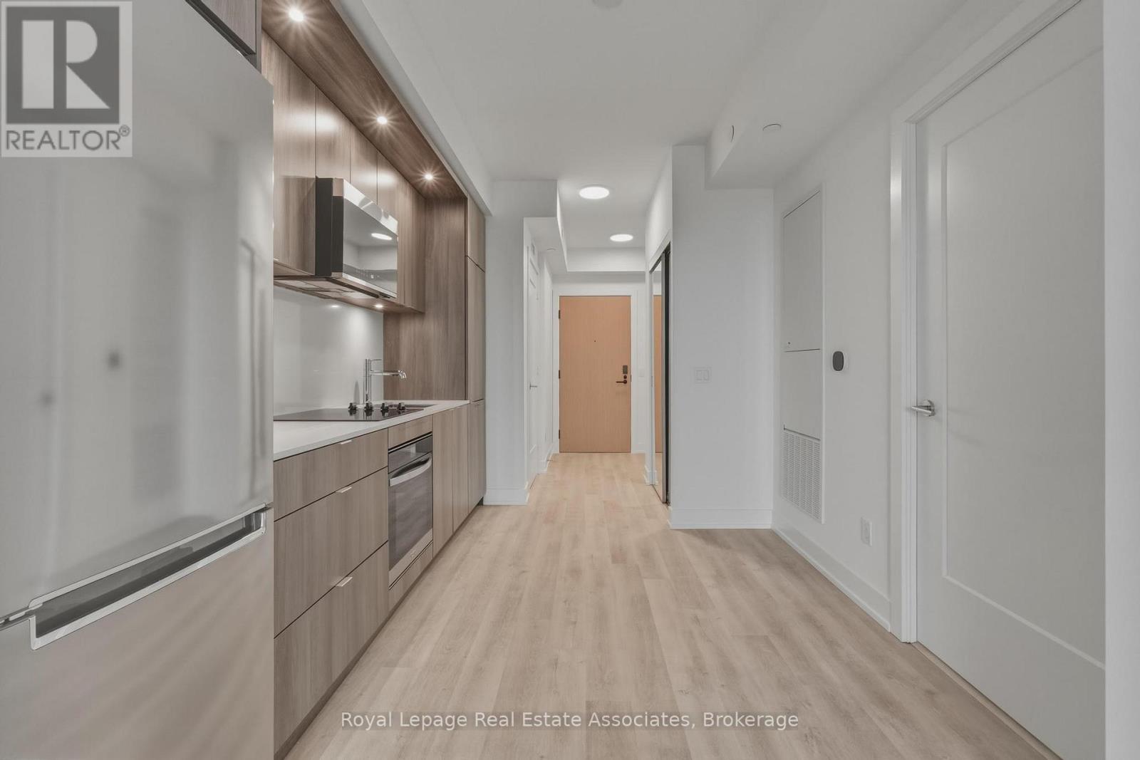 1501 - 60 Central Park Roadway, Toronto, Ontario  M9A 3K1 - Photo 16 - W12975554