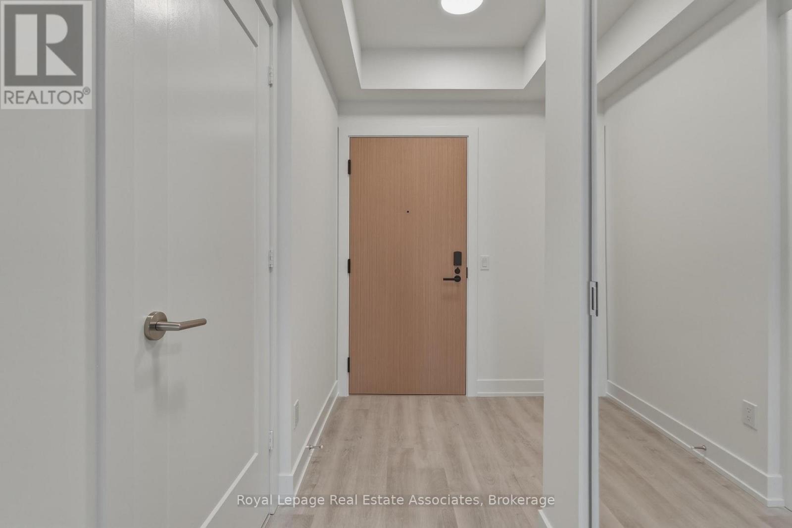 1501 - 60 Central Park Roadway, Toronto, Ontario  M9A 3K1 - Photo 18 - W12975554