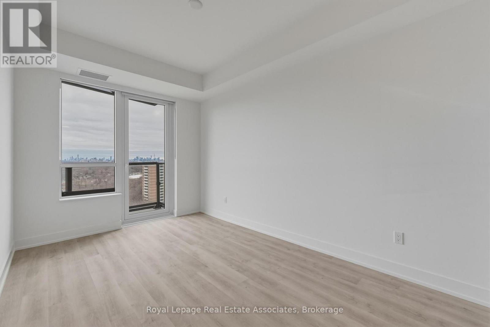 1501 - 60 Central Park Roadway, Toronto, Ontario  M9A 3K1 - Photo 6 - W12975554