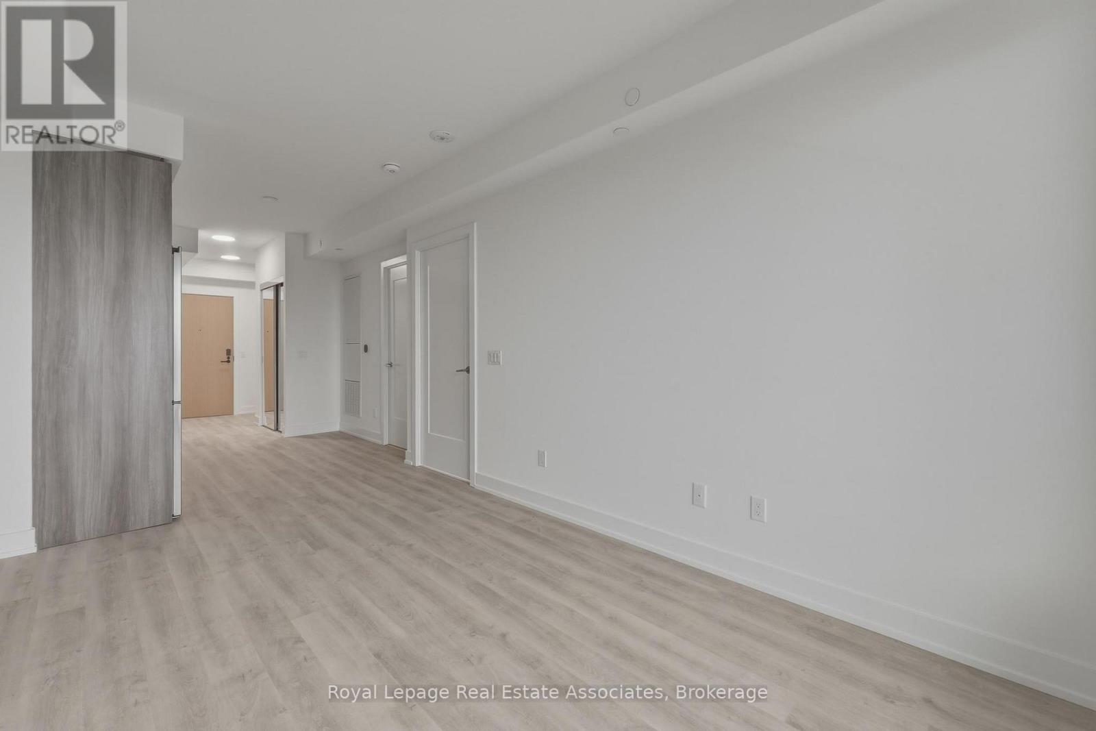 1501 - 60 Central Park Roadway, Toronto, Ontario  M9A 3K1 - Photo 8 - W12975554