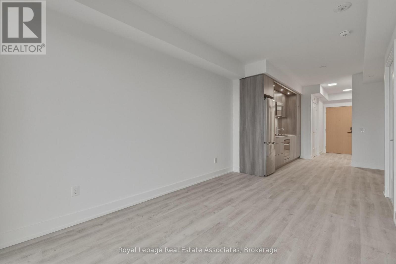 1501 - 60 Central Park Roadway, Toronto, Ontario  M9A 3K1 - Photo 9 - W12975554