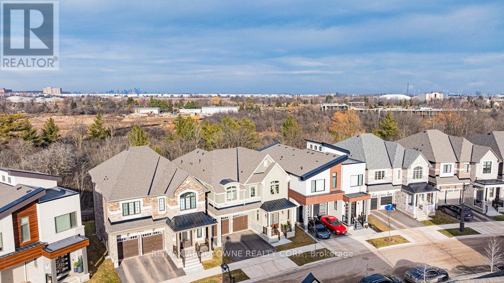 1456 Ford Strathy Crescent, Oakville, Ontario  L6H 3W9 - Photo 3 - W12975570