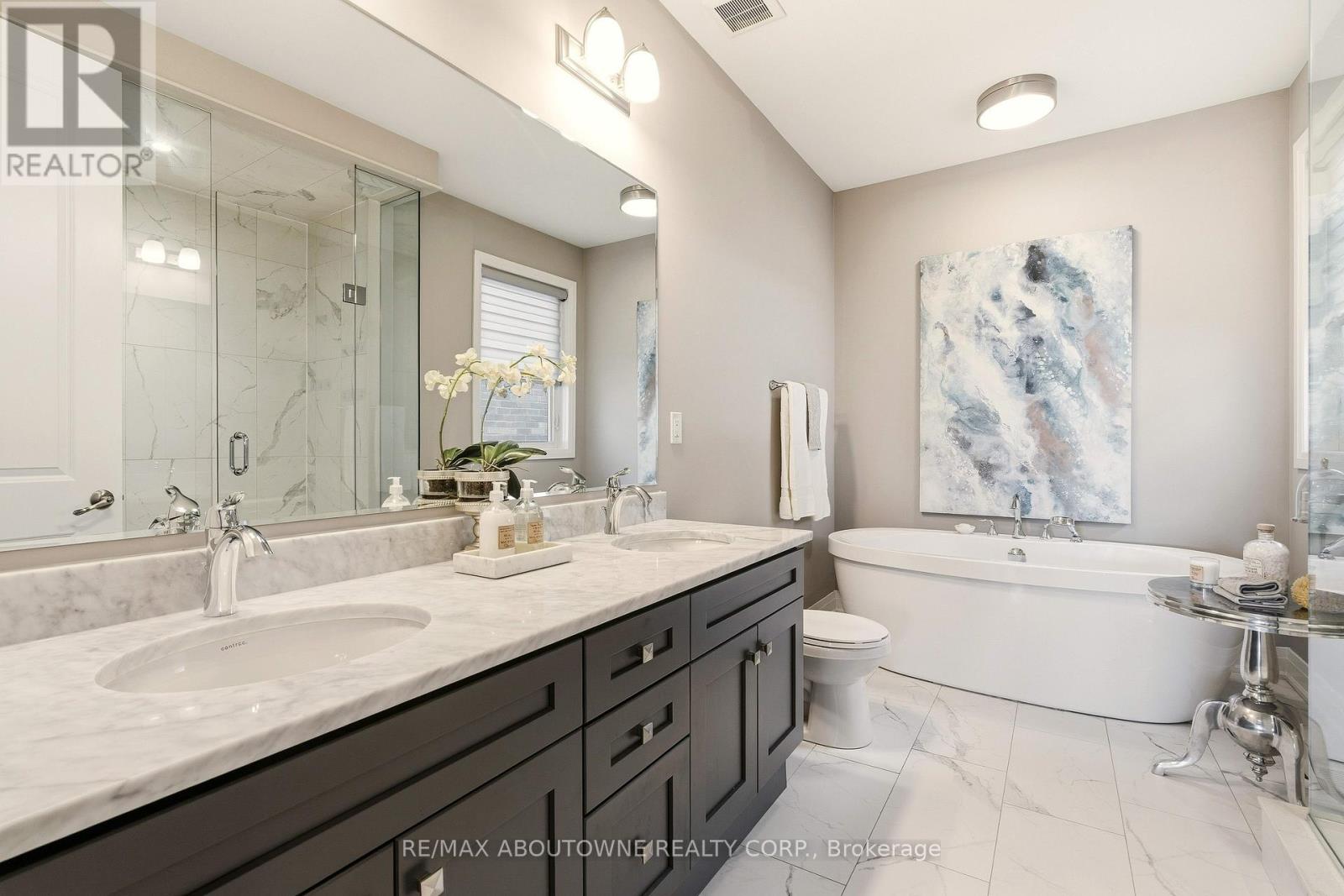 1456 Ford Strathy Crescent, Oakville, Ontario  L6H 3W9 - Photo 34 - W12975570