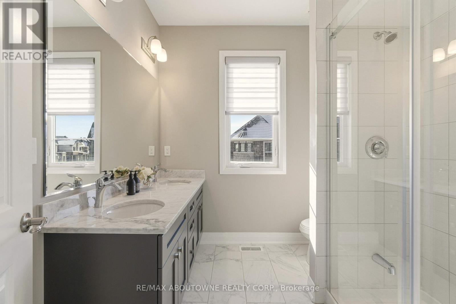 1456 Ford Strathy Crescent, Oakville, Ontario  L6H 3W9 - Photo 42 - W12975570