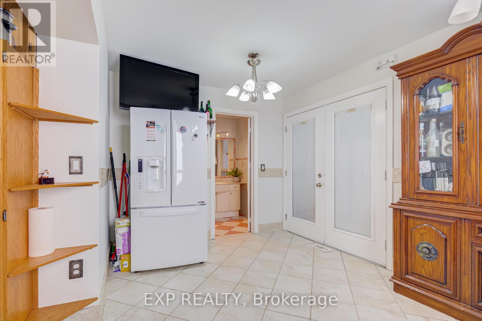 444 Maybank Avenue, Toronto, Ontario  M6N 3S8 - Photo 10 - W12975632