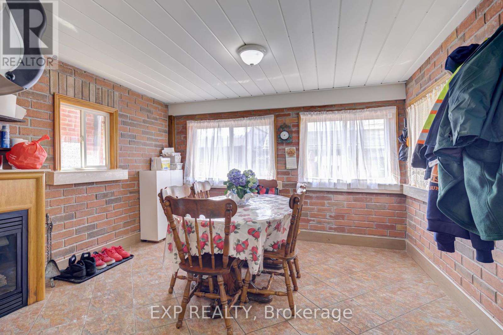 444 Maybank Avenue, Toronto, Ontario  M6N 3S8 - Photo 15 - W12975632