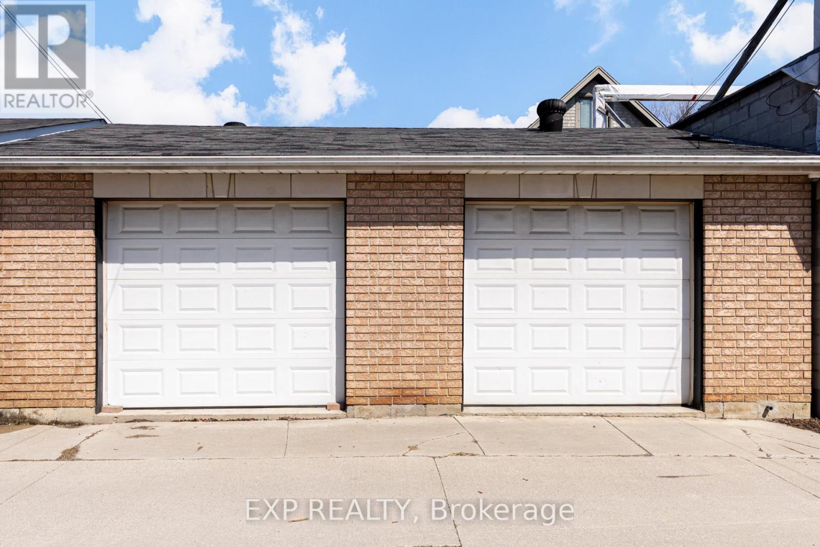 444 Maybank Avenue, Toronto, Ontario  M6N 3S8 - Photo 31 - W12975632