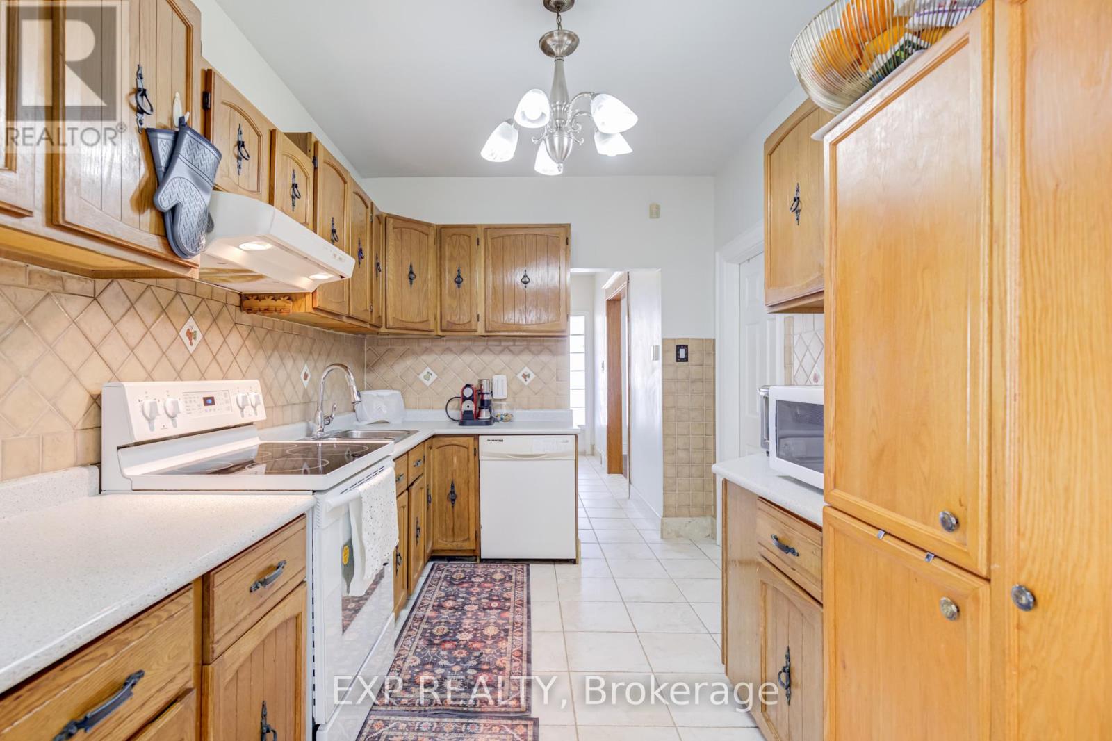 444 Maybank Avenue, Toronto, Ontario  M6N 3S8 - Photo 8 - W12975632