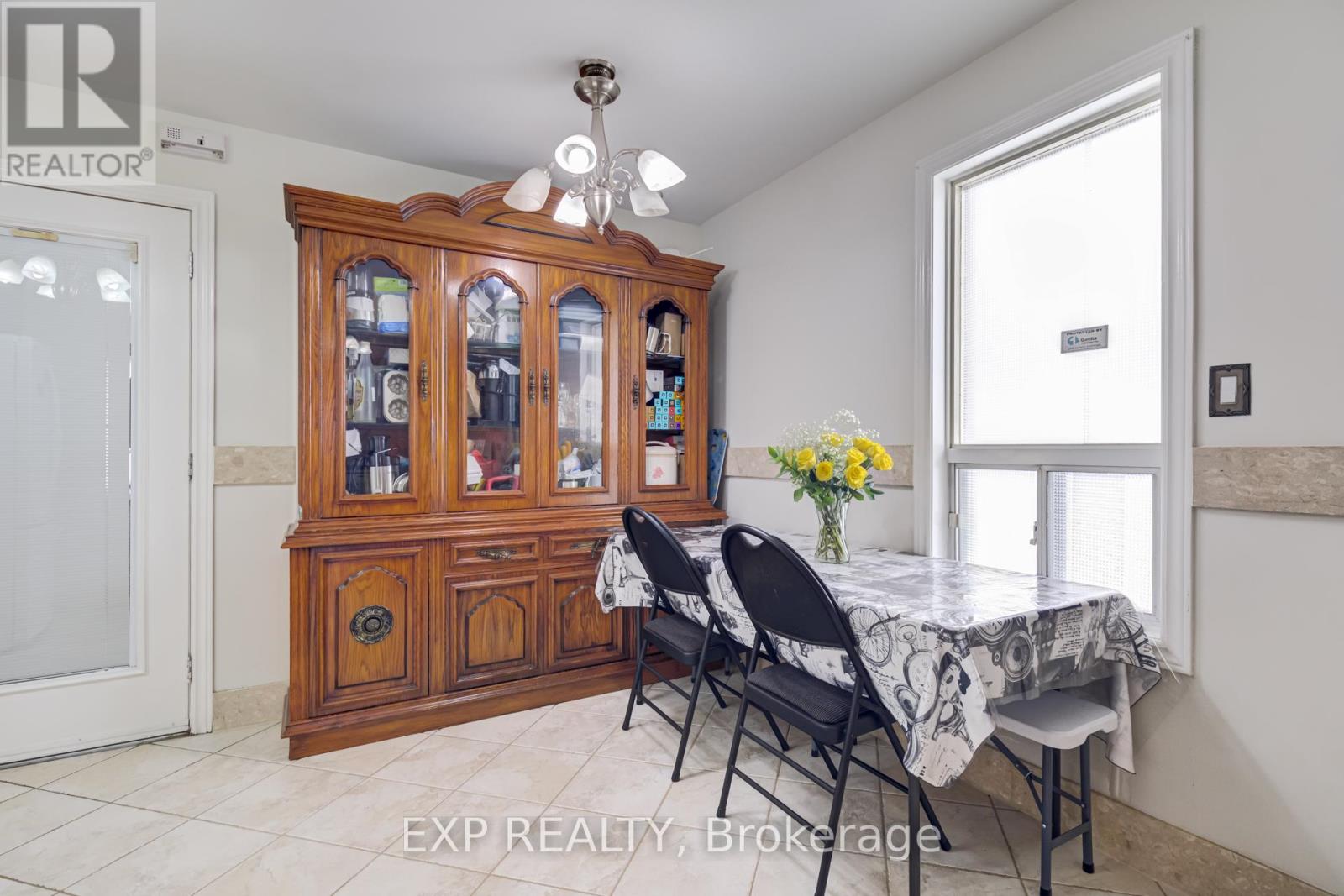 444 Maybank Avenue, Toronto, Ontario  M6N 3S8 - Photo 9 - W12975632