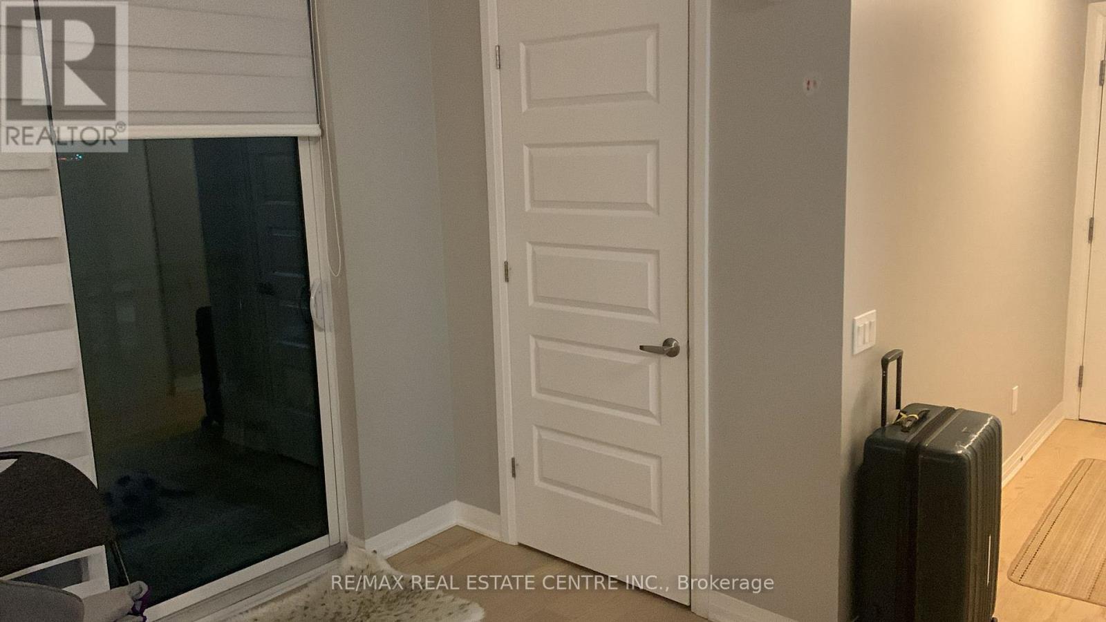 401 - 460 Gordon Krantz Avenue, Milton, Ontario  L9E 1Z2 - Photo 4 - W12975668