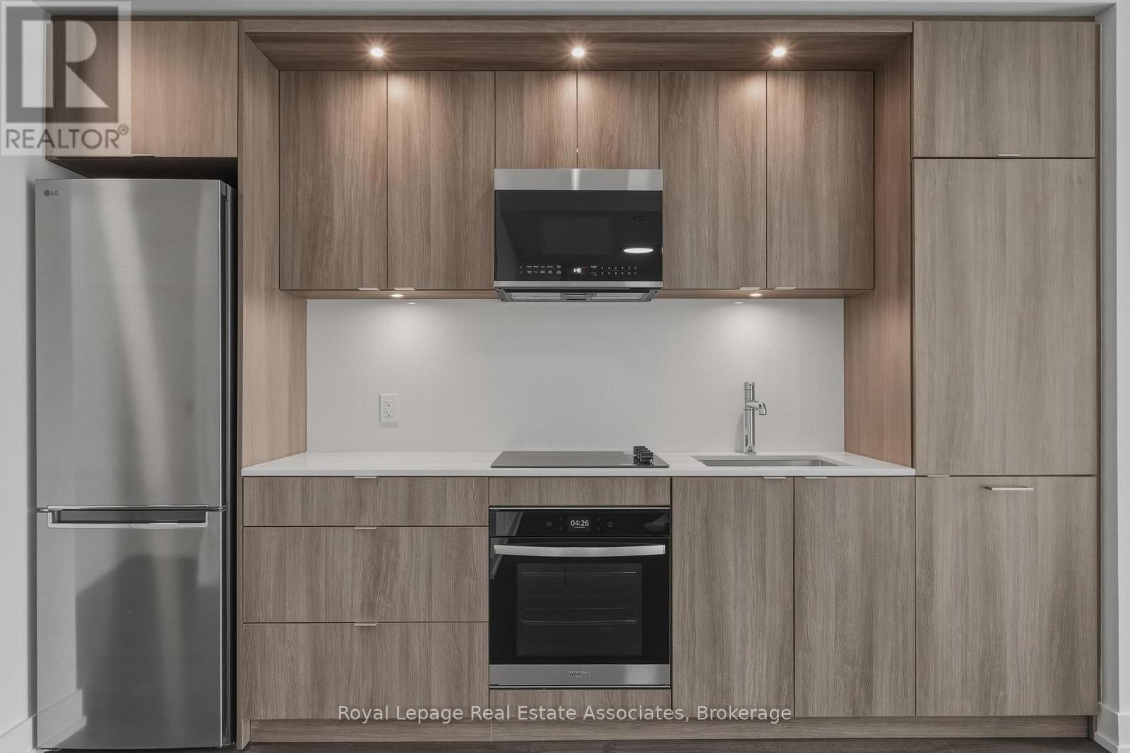 1010 - 25 Cordova Avenue, Toronto, Ontario  M9A 0E5 - Photo 3 - W12975676