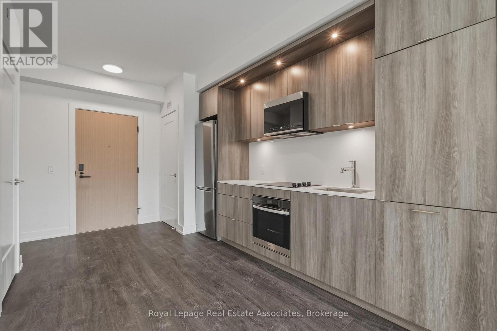 1010 - 25 Cordova Avenue, Toronto, Ontario  M9A 0E5 - Photo 4 - W12975676