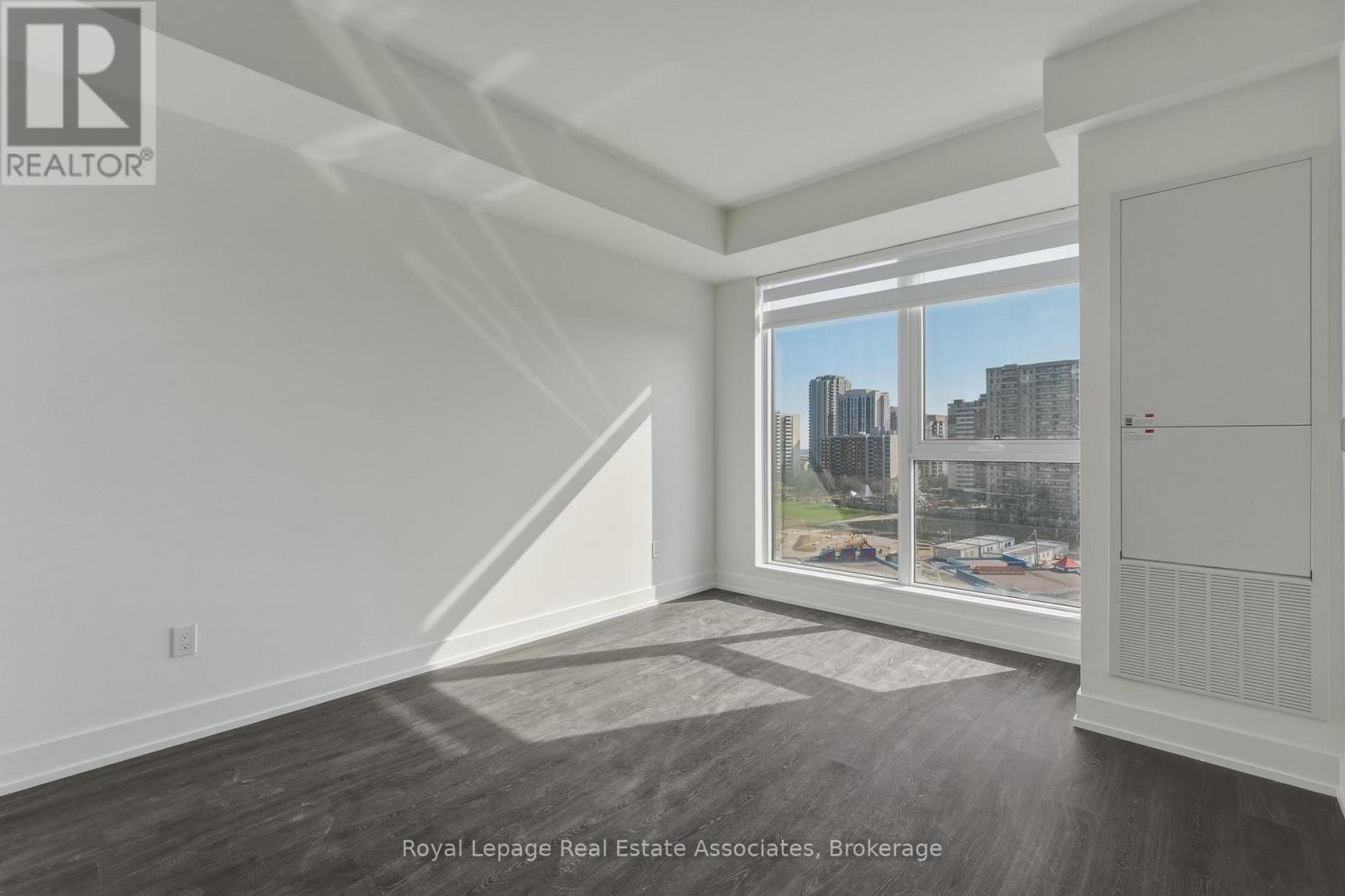 1010 - 25 Cordova Avenue, Toronto, Ontario  M9A 0E5 - Photo 8 - W12975676